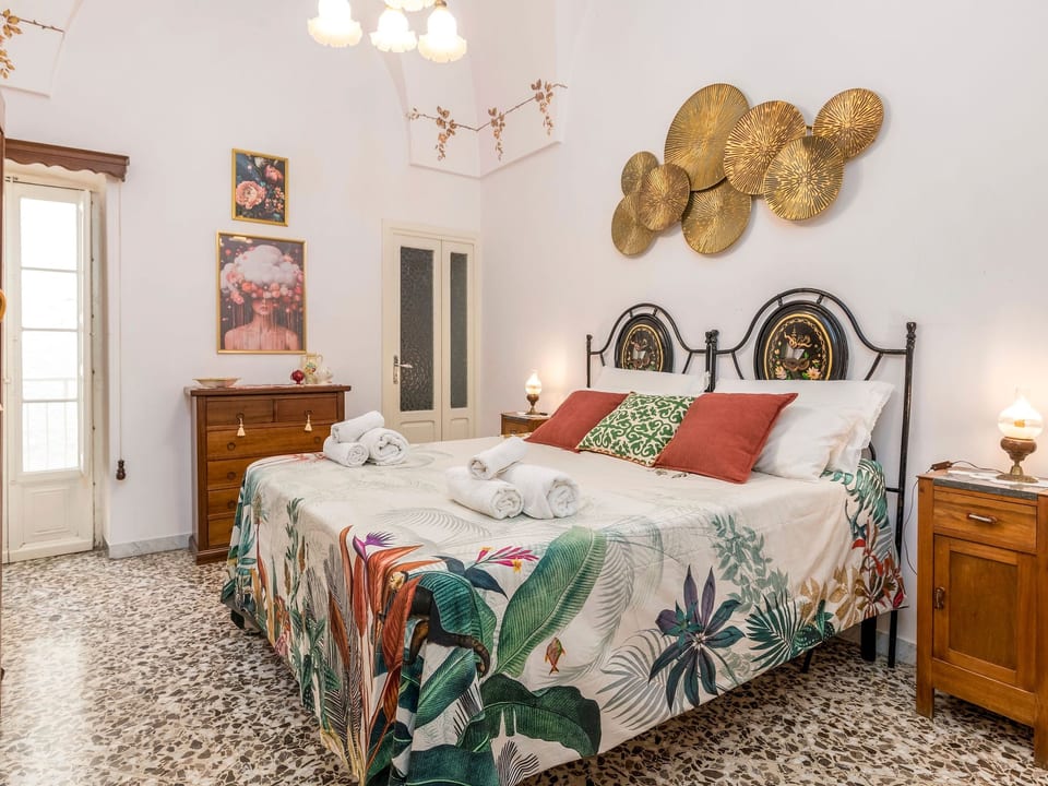 Oma Im Haus in der Mitte - Ostuni