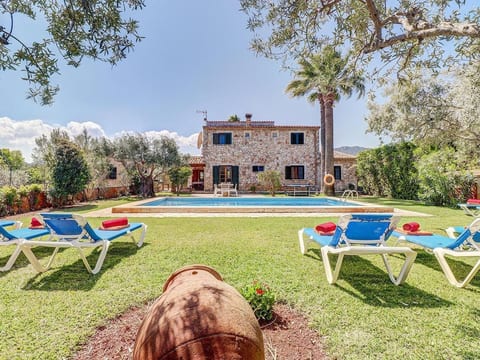 "Joan" mit privatem Pool
