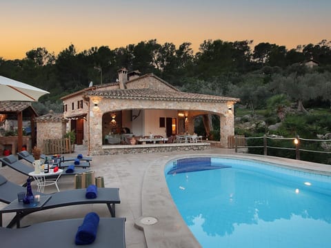 Villa Alordes, ein rustikales Haus mit fantastischer Aussicht