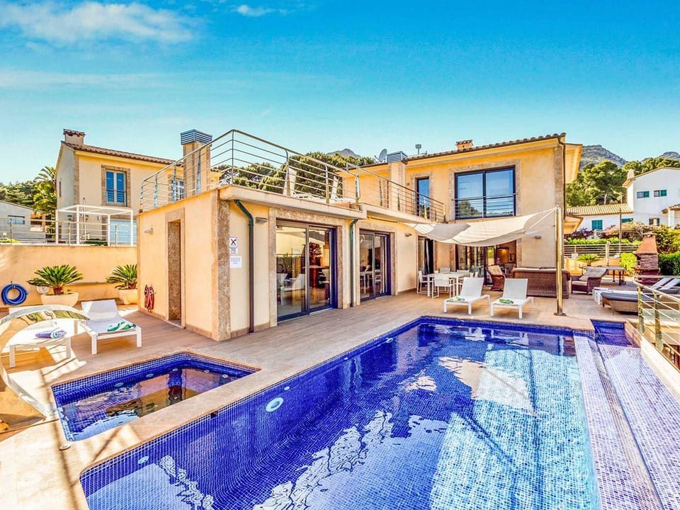 Schöne Villa im Zentrum von Cala Sant Vicenç - Pollença