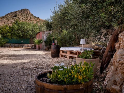 in Castellammare Del Golfo mit Großem Garten und Panoramablick