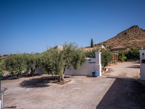in Castellammare Del Golfo mit Großem Garten und Panoramablick