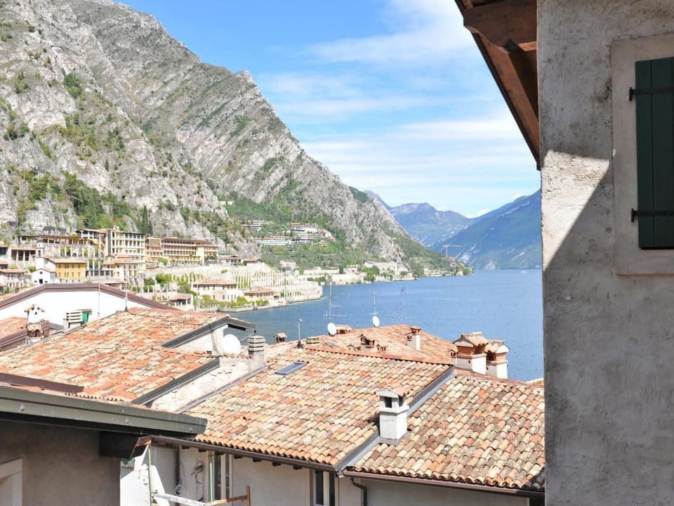 Große Wohnung in Limone Sul Garda mit Terrasse und Garten und Nah am Strand - Limone Sul Garda