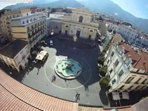 Haus in Cava De' Tirreni und Bergblick