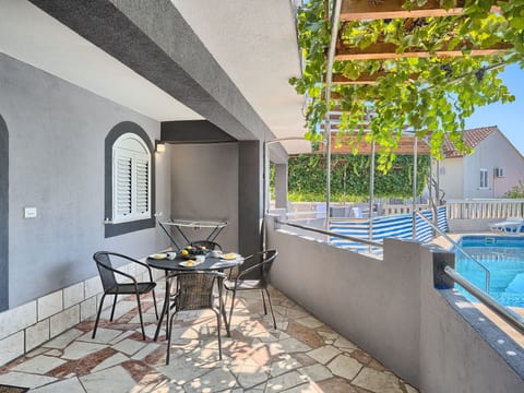 Ticic 4, Ciovo Sleeps 3
