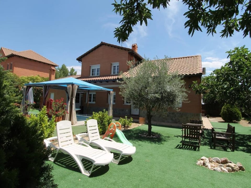 Finca 'Casa del Valle' mit eigenem Pool - Seseña