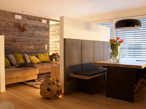Apartment mit Balkon