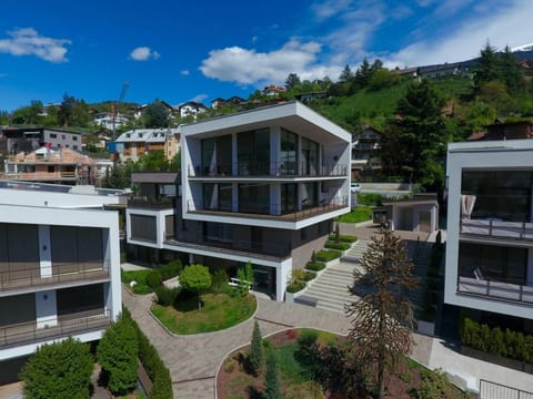 Apartment mit Balkon