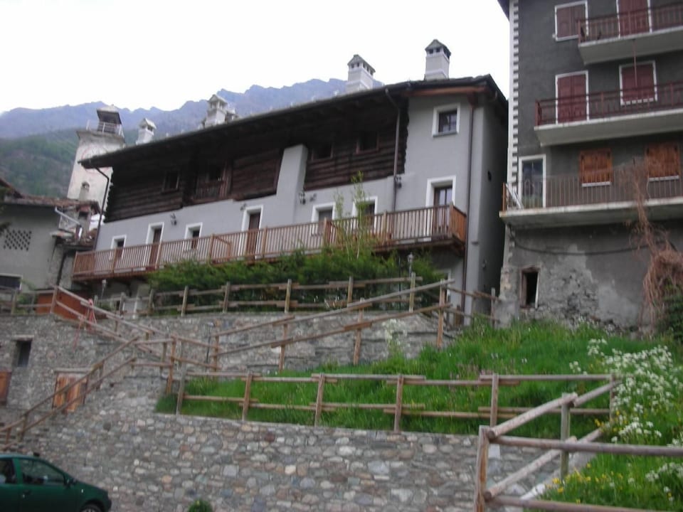 mit Bergblick - Epinel