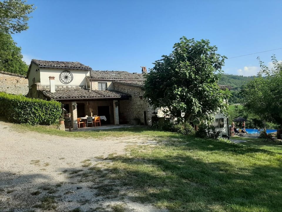 Landhaus mit einer atemberaubenden Aussicht, - Urbino