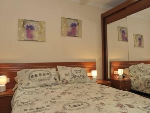 "Yovalu1" mit Balkon