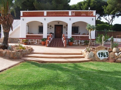 Ferienvilla, Seeblick, privater Pool und Parkplatz