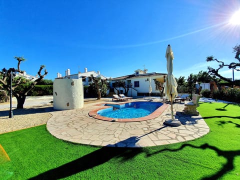 Finca mit eigenem Garten und Grill