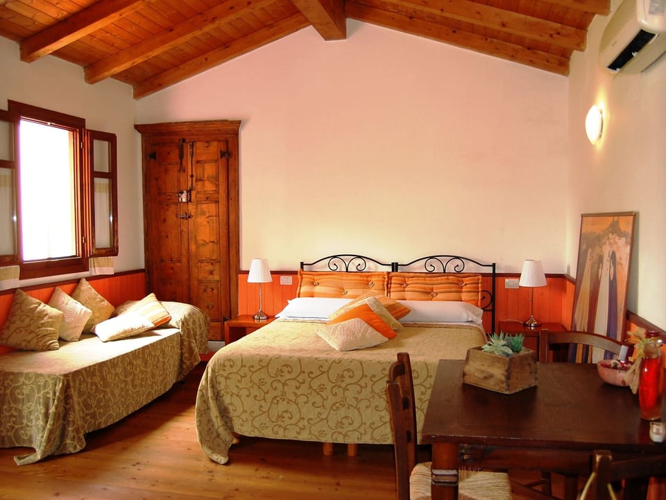 Tenuta 'Olivo Suite' mit Terrasse - Porto San Paolo