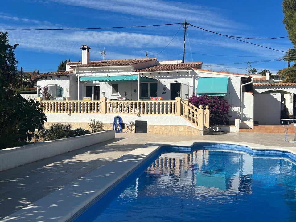 Schicker Bungalow in extrem ruhiger Lage und doch zentral gelegen - Calp