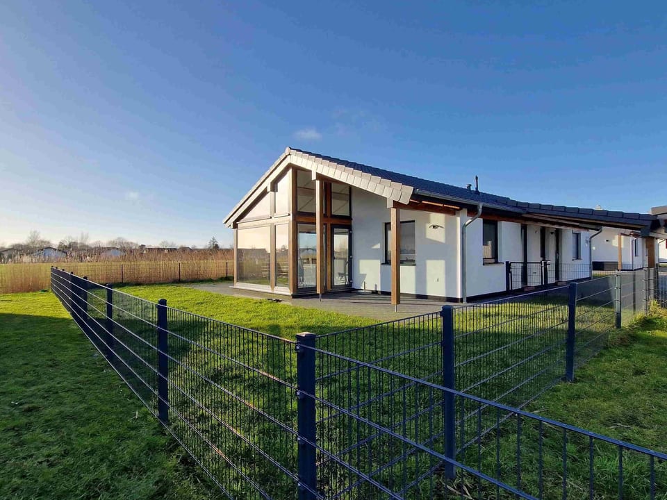G28 Eingezäuntes Ferienhaus mit Infrarotkabine - Butjadingen