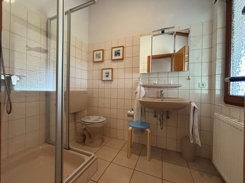 J10 Eingefriedetes Ferienhaus in Eckwarderhörne