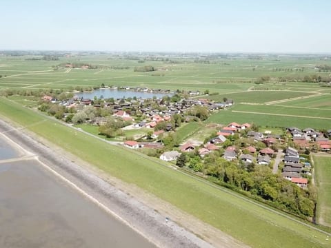 J10 Eingefriedetes Ferienhaus in Eckwarderhörne