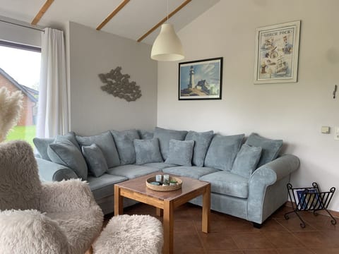 M1 Ferienhaus mit Garten, Terrasse und Carport