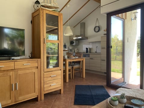 M1 Ferienhaus mit Garten, Terrasse und Carport