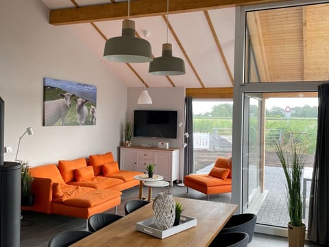 G1 Eingezäuntes Haus mit Kamin in Eckwarderhörne
