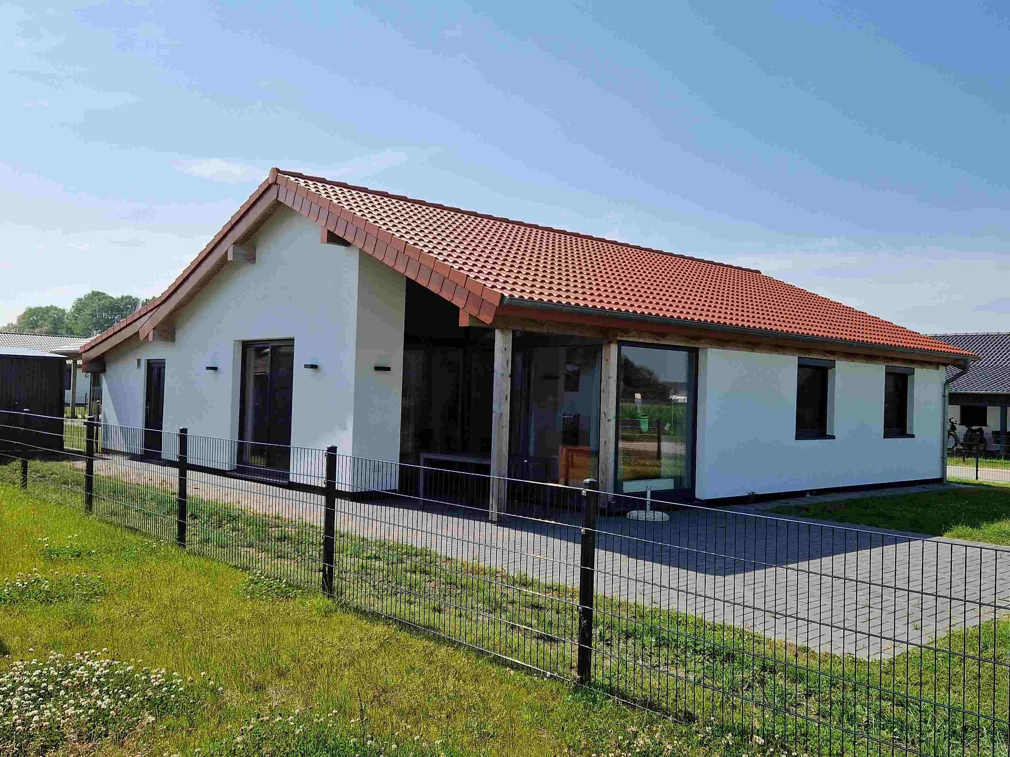 G1 Eingezäuntes Haus mit Kamin in Eckwarderhörne