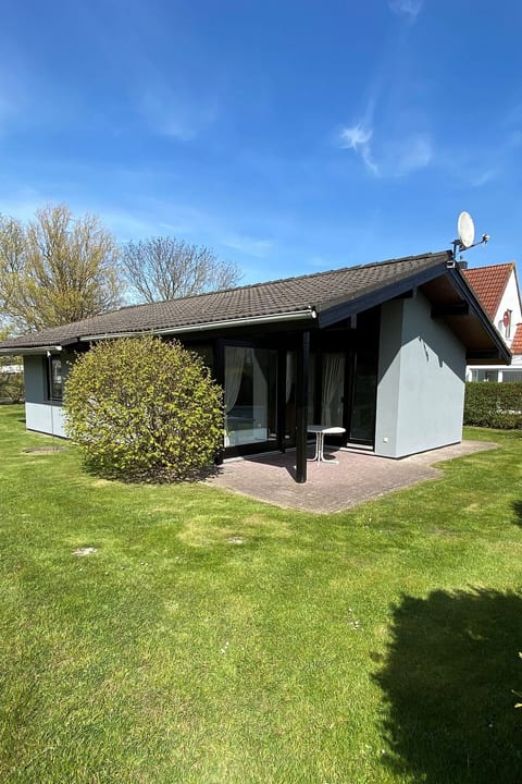 E15 Freistehendes Haus am Eckwarderhörner Deich