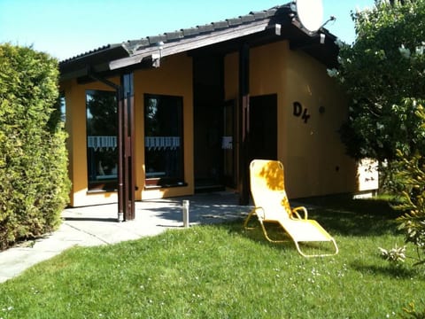 D4 Haus in Eckwarderhörne mit Terrasse und Garte