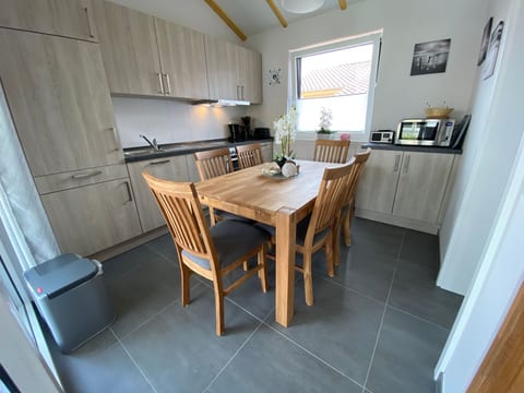 N11 Ferienhaus mit Garten in Eckwarderhörne