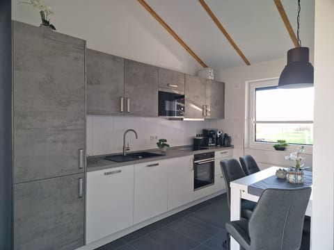 G2 Ferienhaus mit Wiesenblick und Waschmaschine