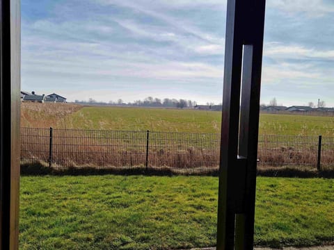 Haus F 21, Randlage mit Wiesenweitblick eingezäu