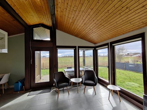 Haus F 21, Randlage mit Wiesenweitblick eingezäu