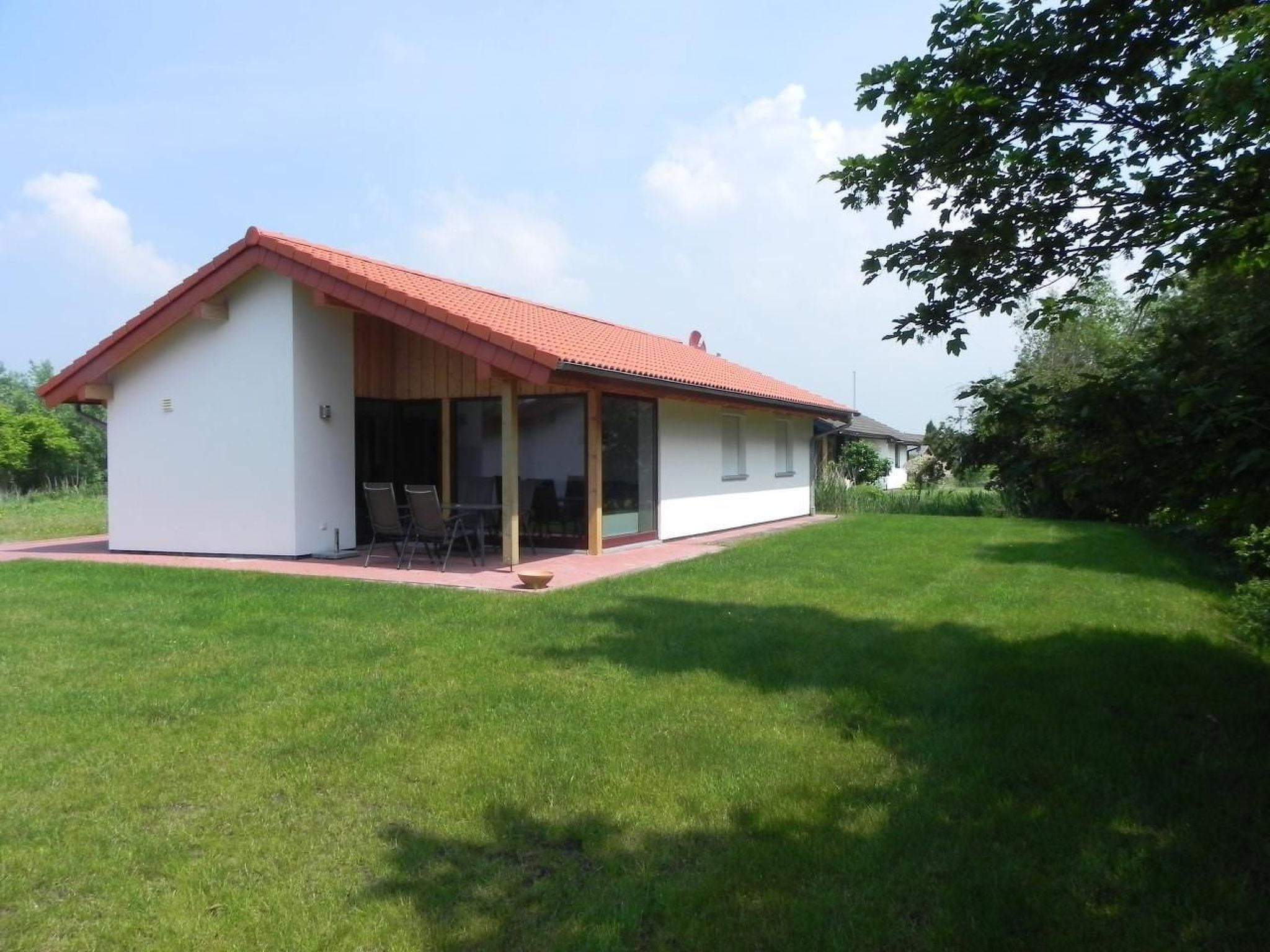 E18 Ferienhaus mit Garten und Terrasse