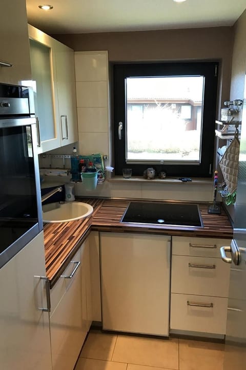 E13 Ferienhaus mit Garten, Terrasse und Deichbli