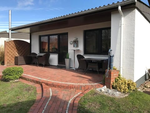 E13 Ferienhaus mit Garten, Terrasse und Deichbli