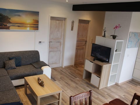 Schönes Ferienhaus in Tossens mit Schönem Garten
