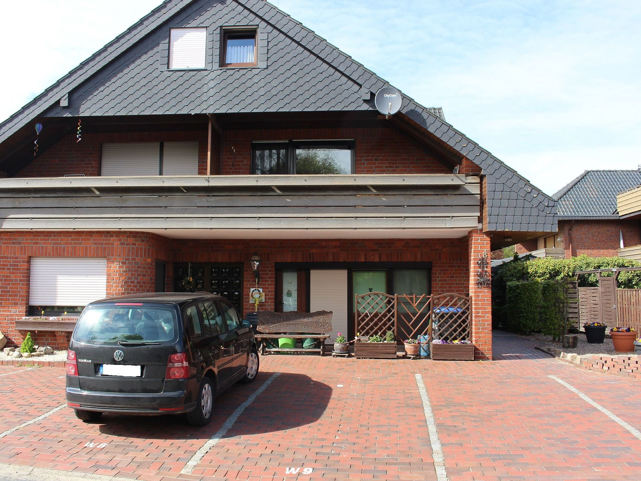 Geräumige Ferienwohnung in Burhave mit Grill, Garten und Pool