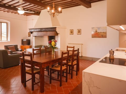 Geräumige Wohnung mit 3 Schlafzimmern und 3 Bädern