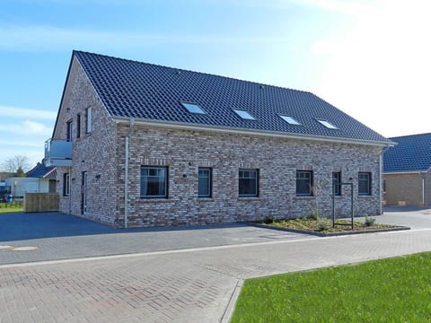 in Burhave mit Großer Terrasse