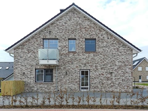 in Burhave mit Großer Terrasse