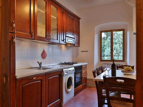 Schönes Apartment mit 2 Schlafzimmern und 2 Bädern
