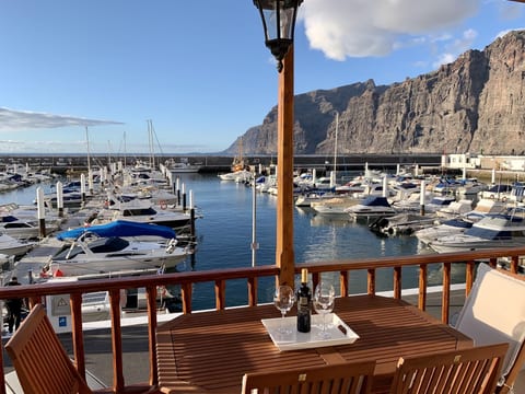 Wohnung mit Aussicht auf Meer und Klippen