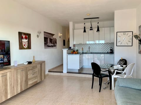 Wohnung mit Aussicht auf Meer und Klippen