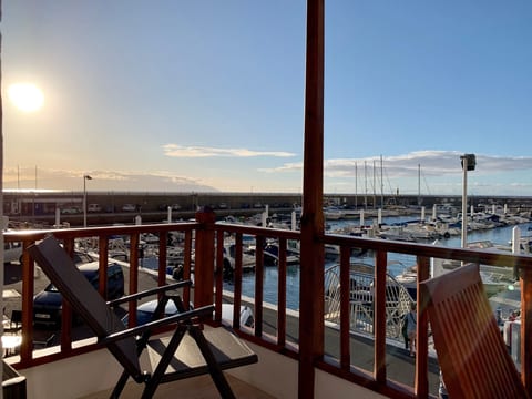 Wohnung mit Aussicht auf Meer und Klippen
