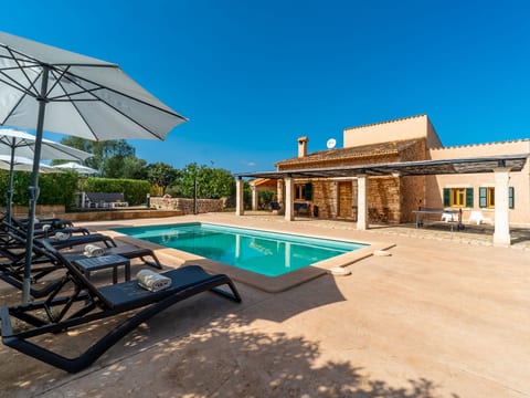 Stilvolle, top-moderne, traumhafte Finca in Sineu