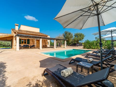 Stilvolle, top-moderne, traumhafte Finca in Sineu