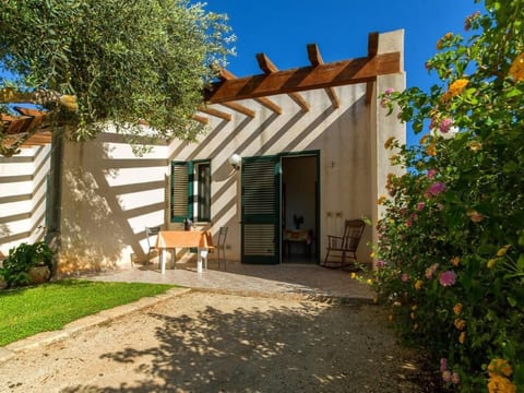 Angenehme Wohnung mit Terrasse, Schwimmbad
