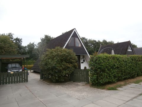 Uriges Ferienhaus mit Garten und Grill