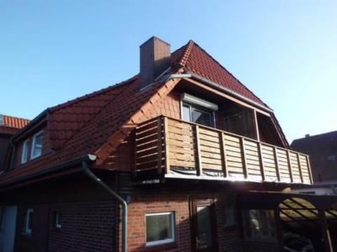 Mastkorb mit Grill und Garten