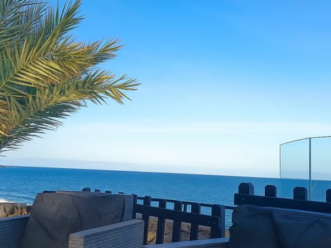 Drean on the Beach, erste Linie am Meer -Garten